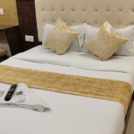 Hotel Crystal Park Near Nesco Exhibition Center Βομβάη Εξωτερικό φωτογραφία