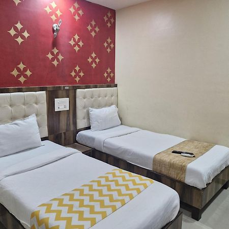 Hotel Crystal Park Near Nesco Exhibition Center Βομβάη Εξωτερικό φωτογραφία