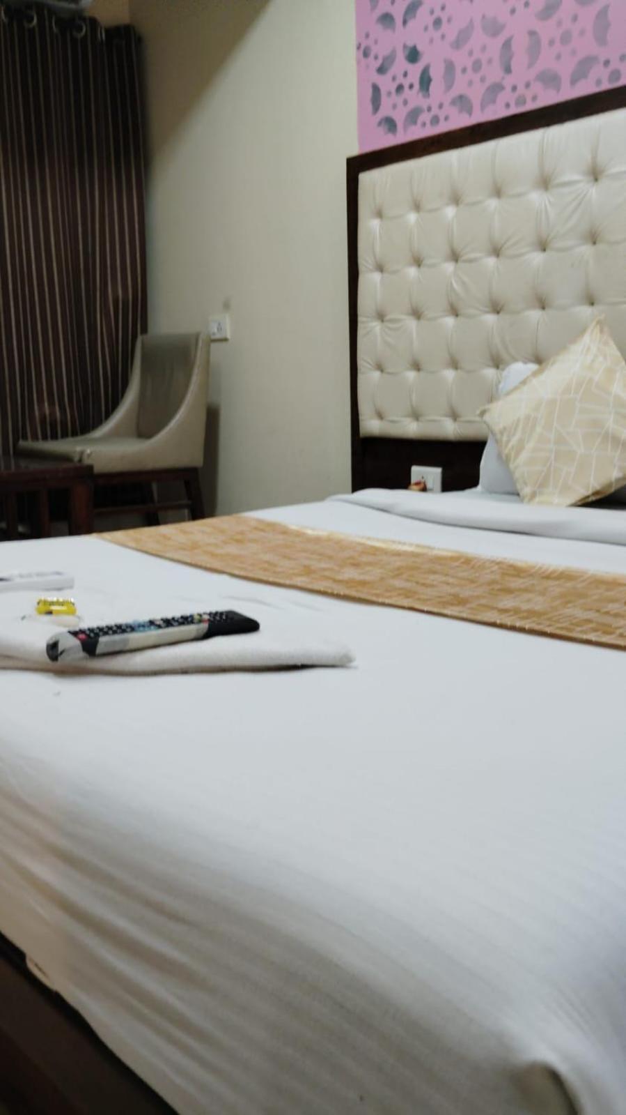 Hotel Crystal Park Near Nesco Exhibition Center Βομβάη Εξωτερικό φωτογραφία