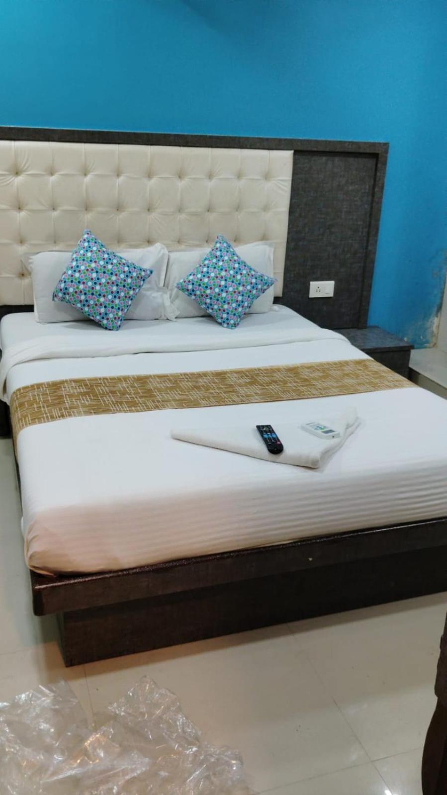 Hotel Crystal Park Near Nesco Exhibition Center Βομβάη Εξωτερικό φωτογραφία