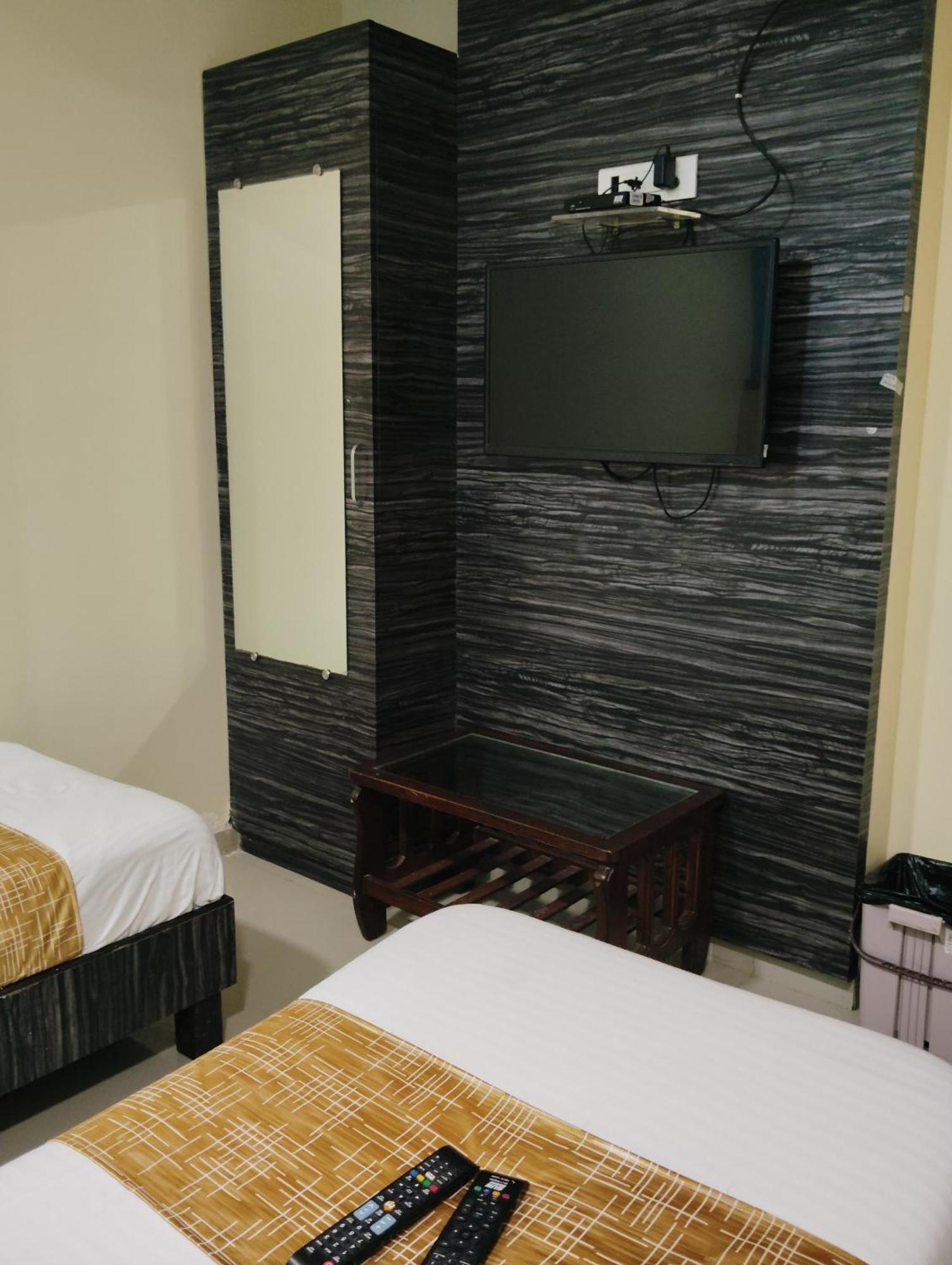 Hotel Crystal Park Near Nesco Exhibition Center Βομβάη Εξωτερικό φωτογραφία