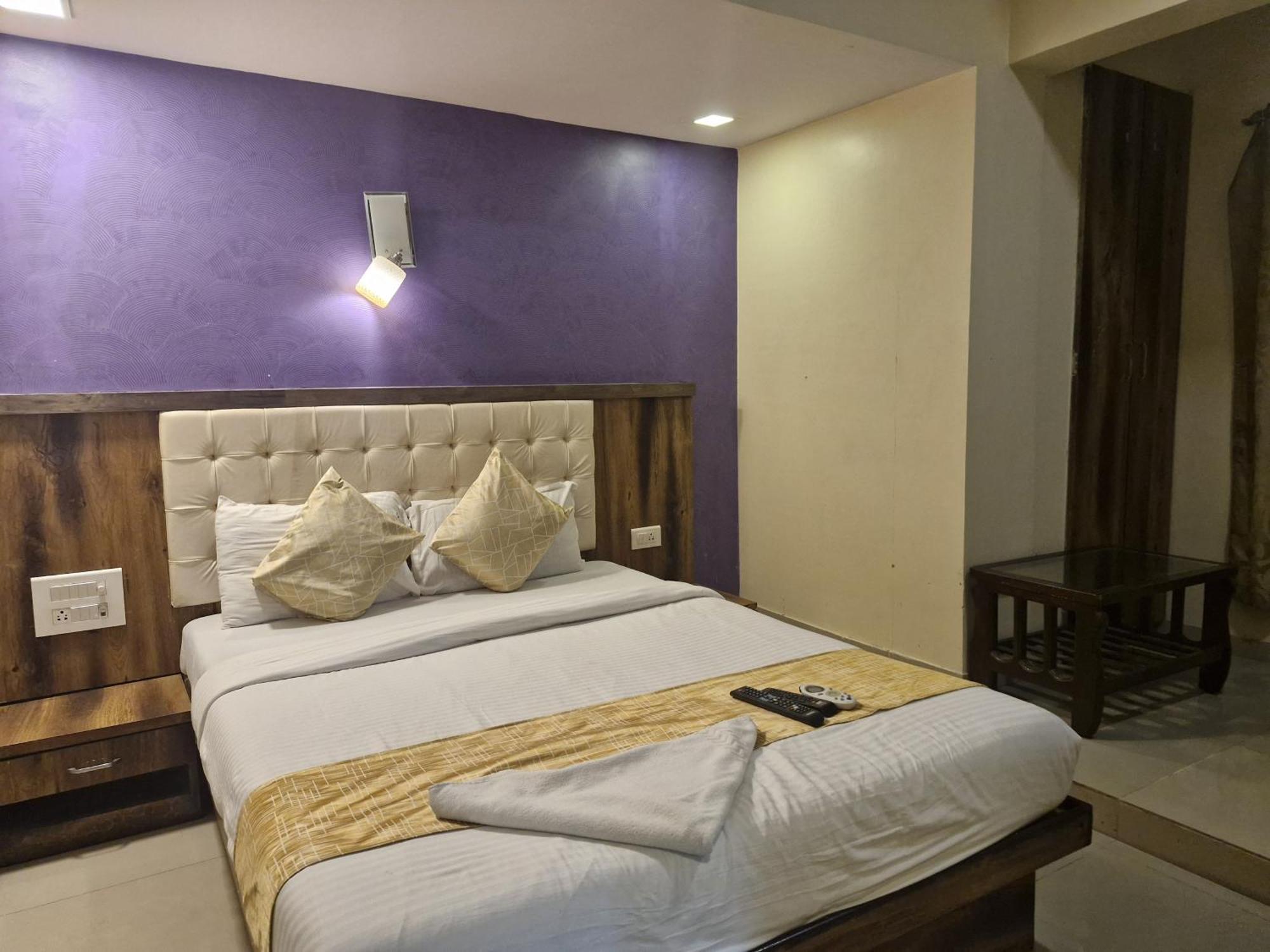 Hotel Crystal Park Near Nesco Exhibition Center Βομβάη Εξωτερικό φωτογραφία